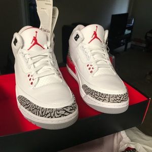 Retros 3 Jordan’s (Katrina) size 8.5